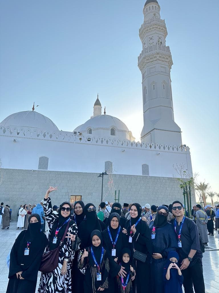 Umrah with family photograph 1