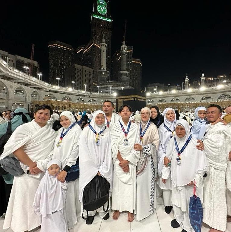 Umrah with family photograph 6