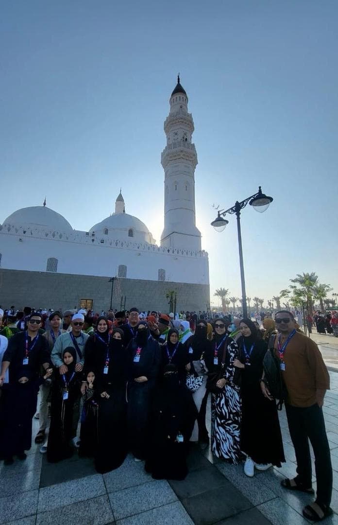 Umrah with family photograph 8